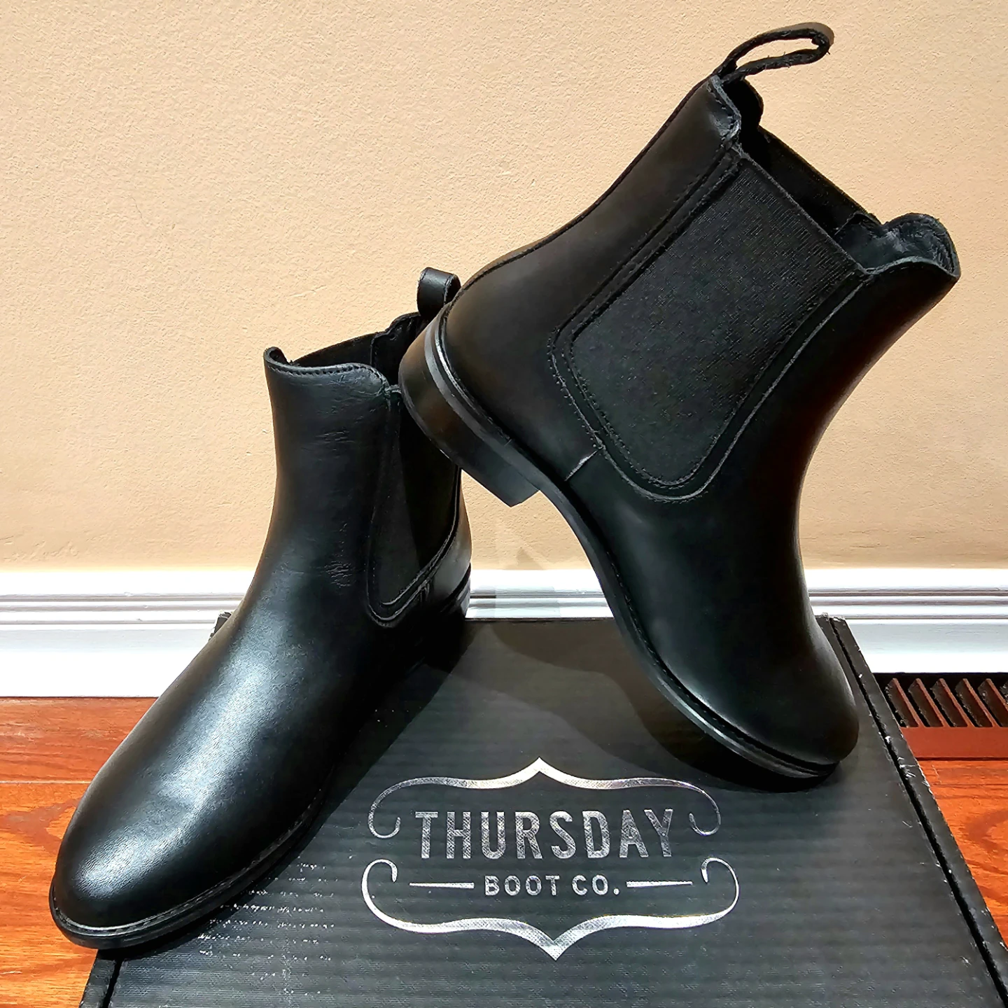 Thursday Boot Company Size 7.5 Women's Duchess Chelsea Boots
