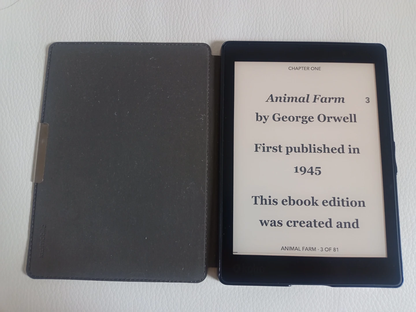 Kobo Aura ONE eReader with Case , cable - photo 2