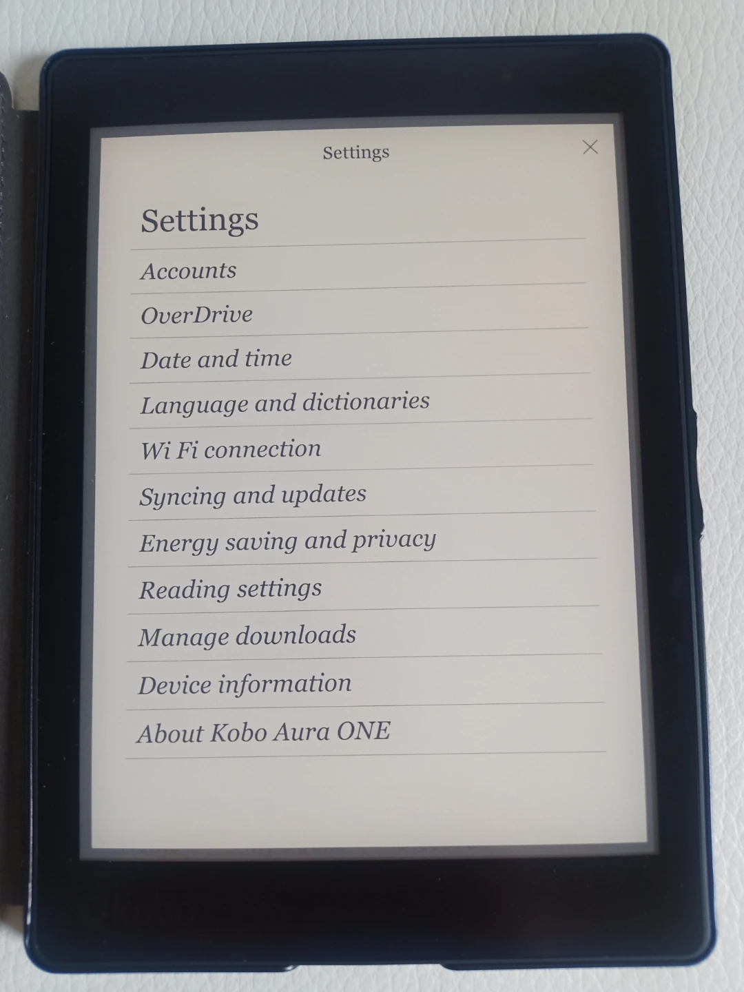 Kobo Aura ONE eReader with Case , cable - photo 3
