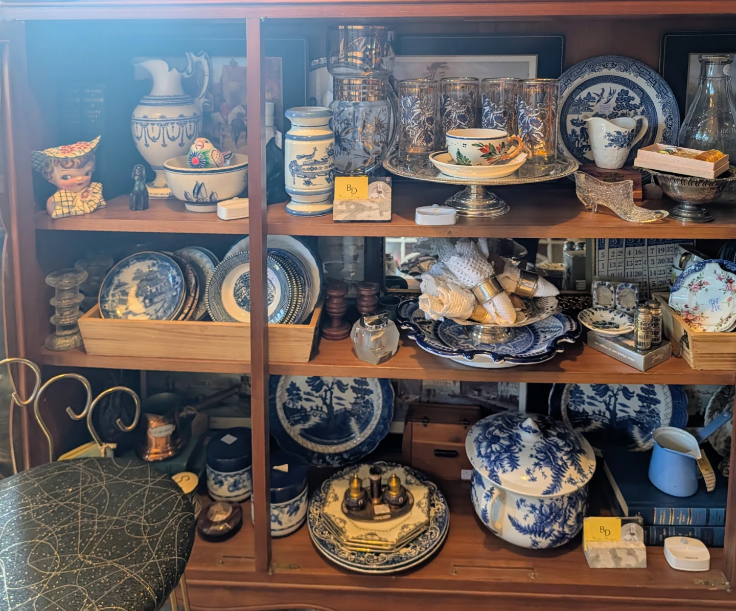 English Cottage Collection Vintage Booth - photo 4