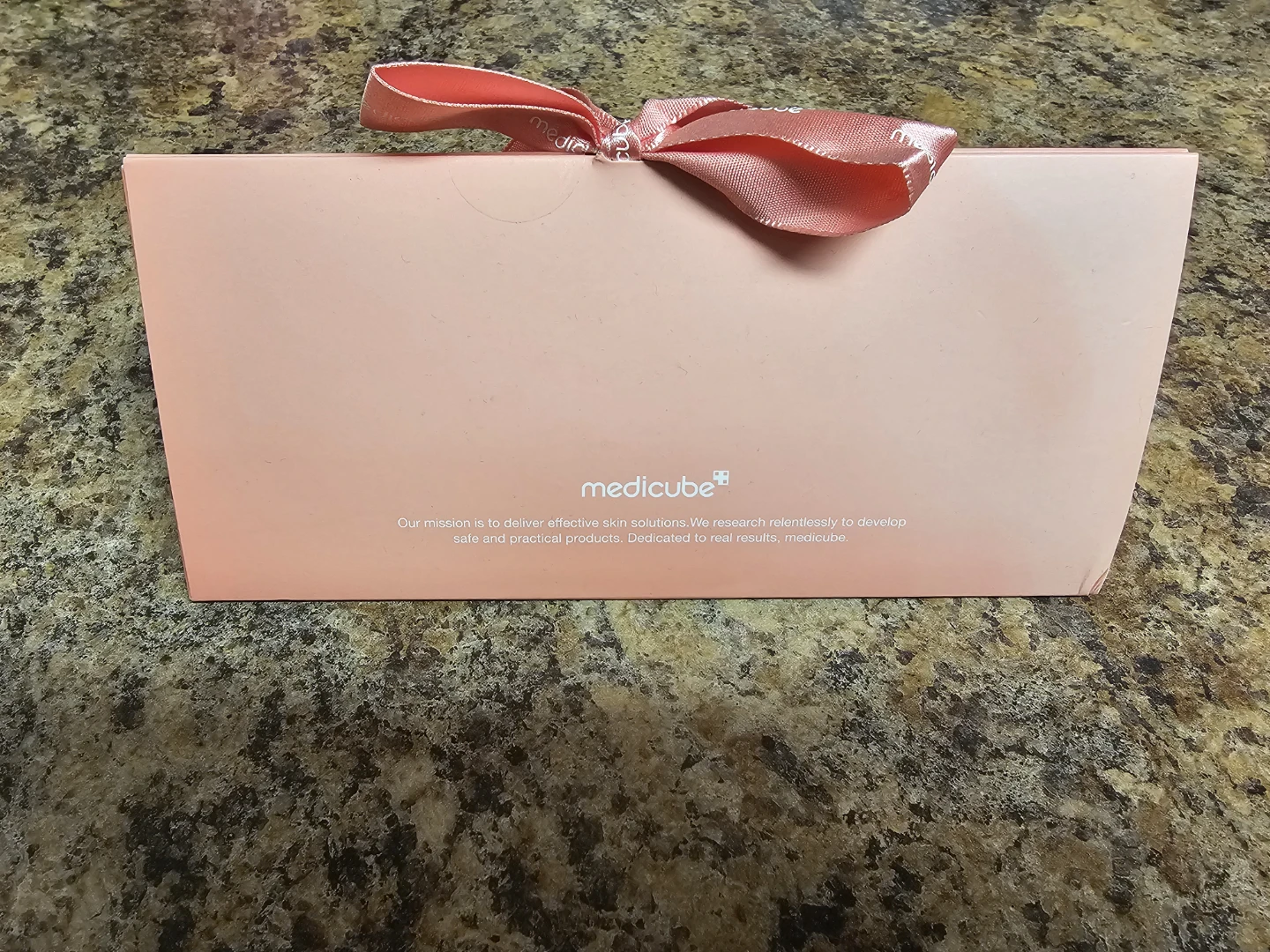 MEDICUBE AGE-R Booster Pro Travel Case (Pink) *Limited Edition*