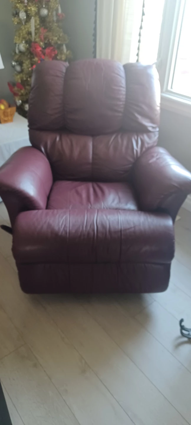 Real leather Recliner sofa set. - photo 5