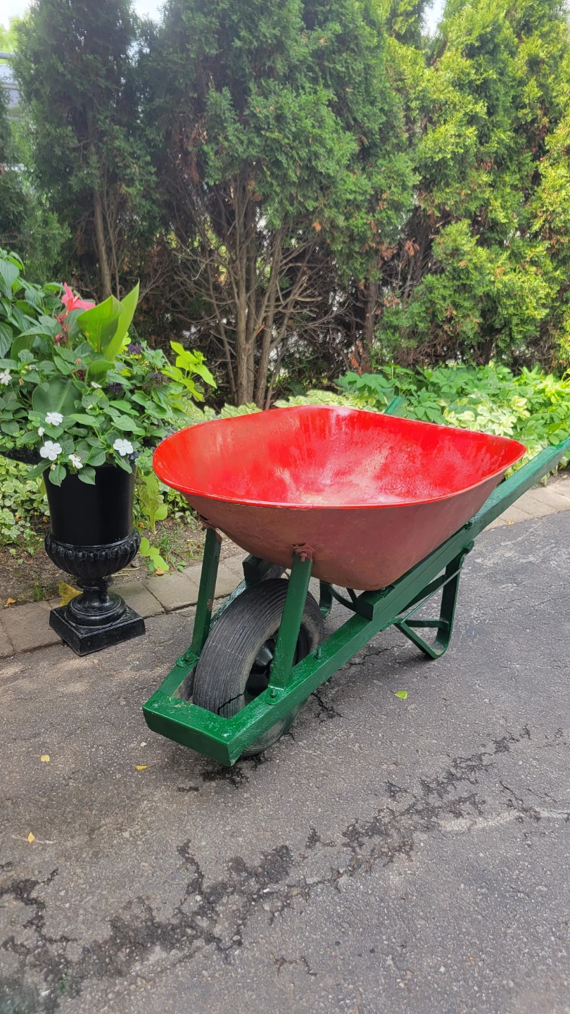 BIG, sturdy, solid heavy-duty Wheelbarrow, trimmer