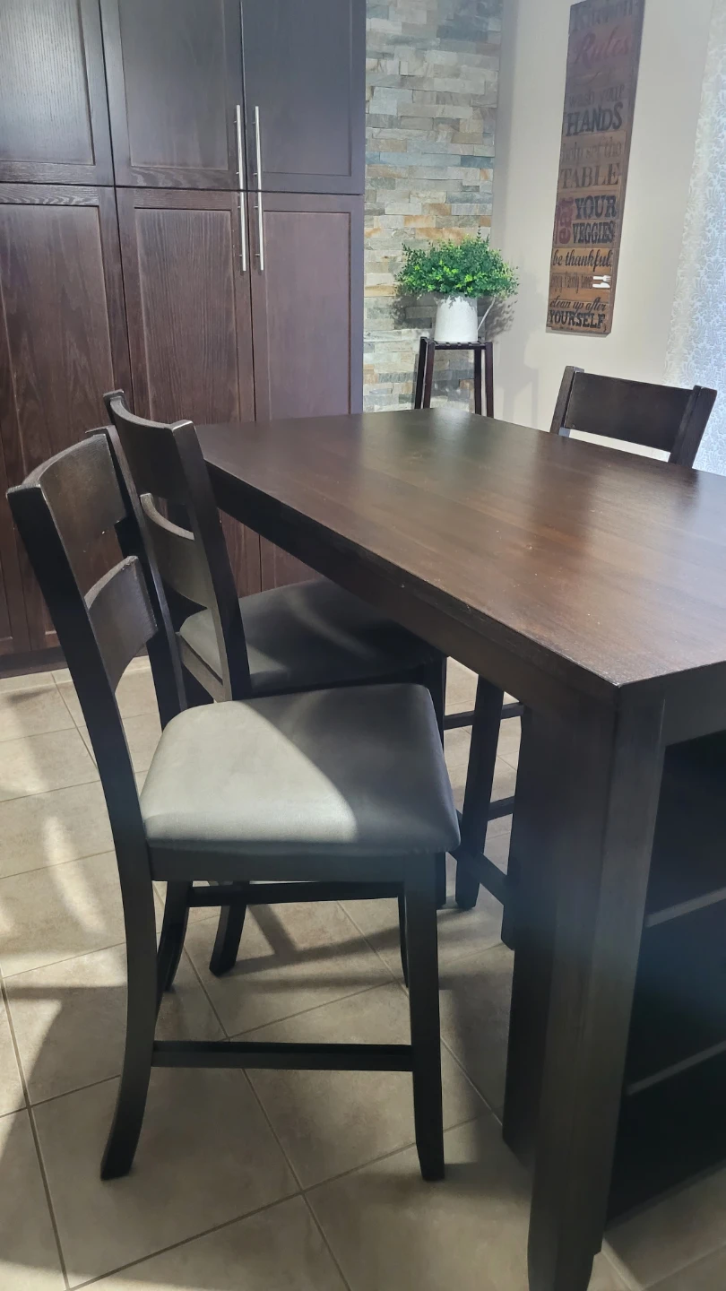 Counter height table for 4 with 4 high chairs. - photo 3