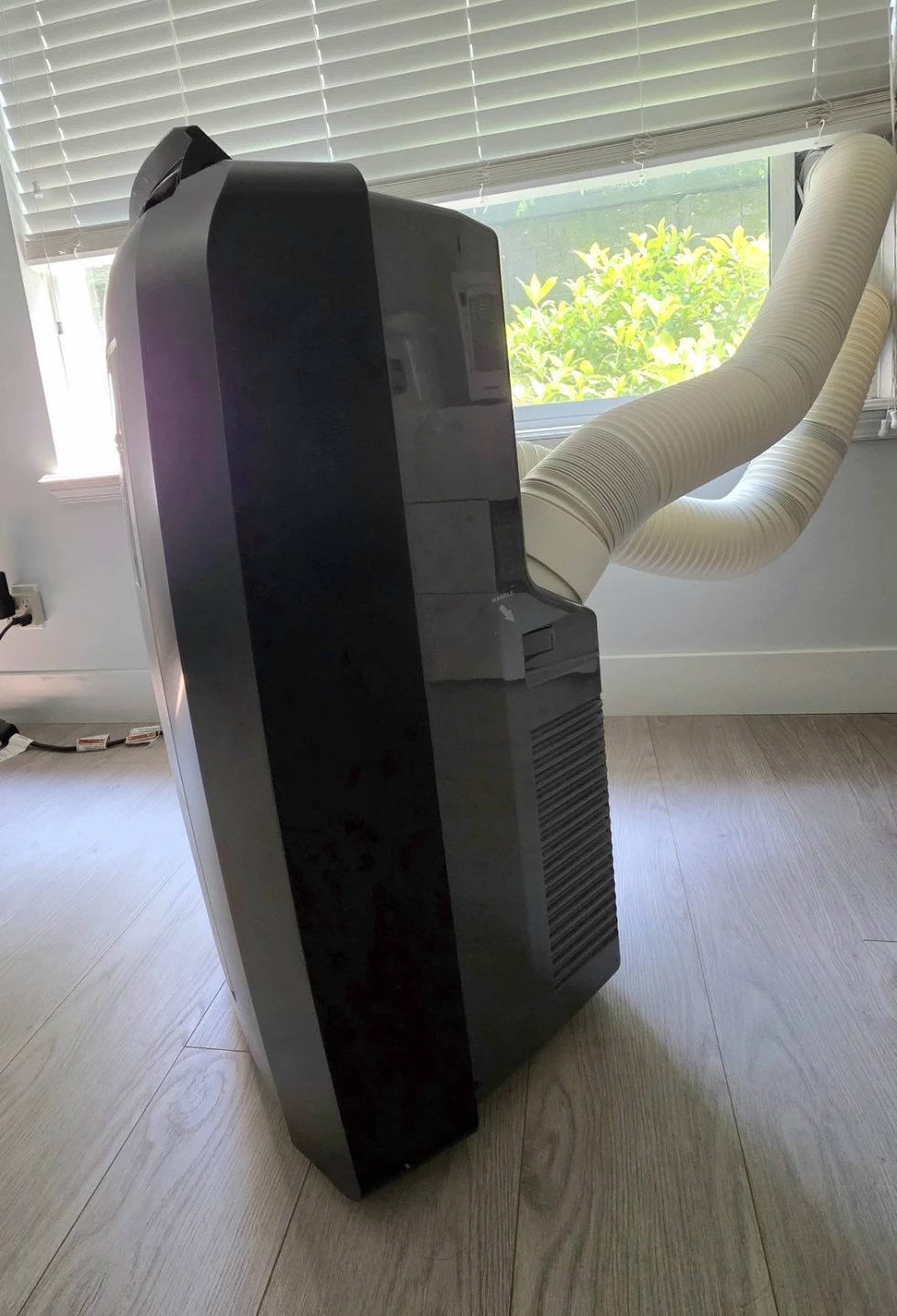 Haier Portable Air Conditioner - photo 2