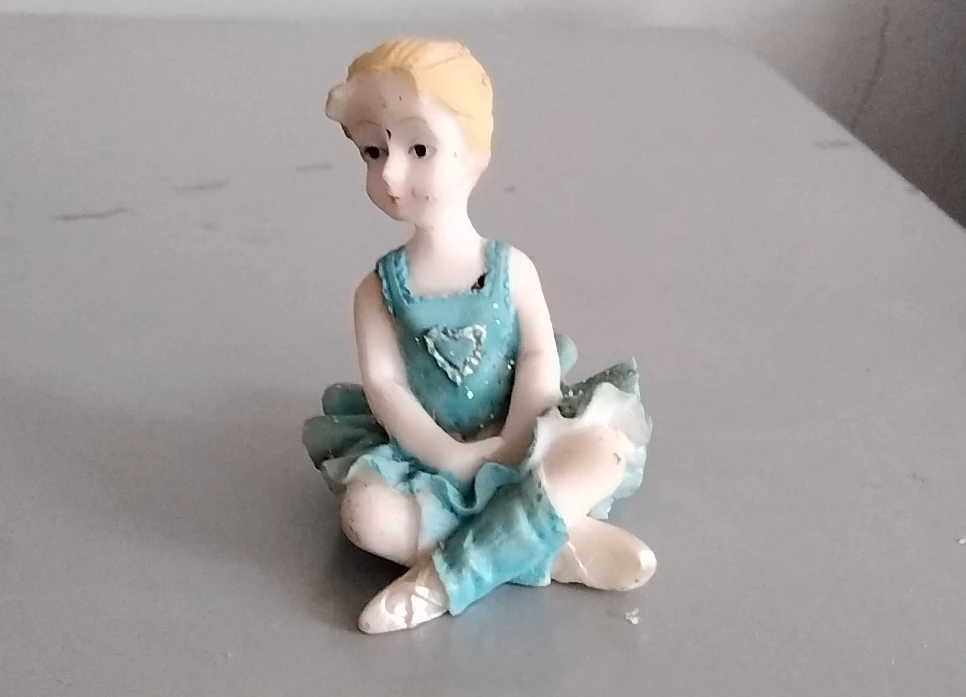 Ballet Dancer Figurine