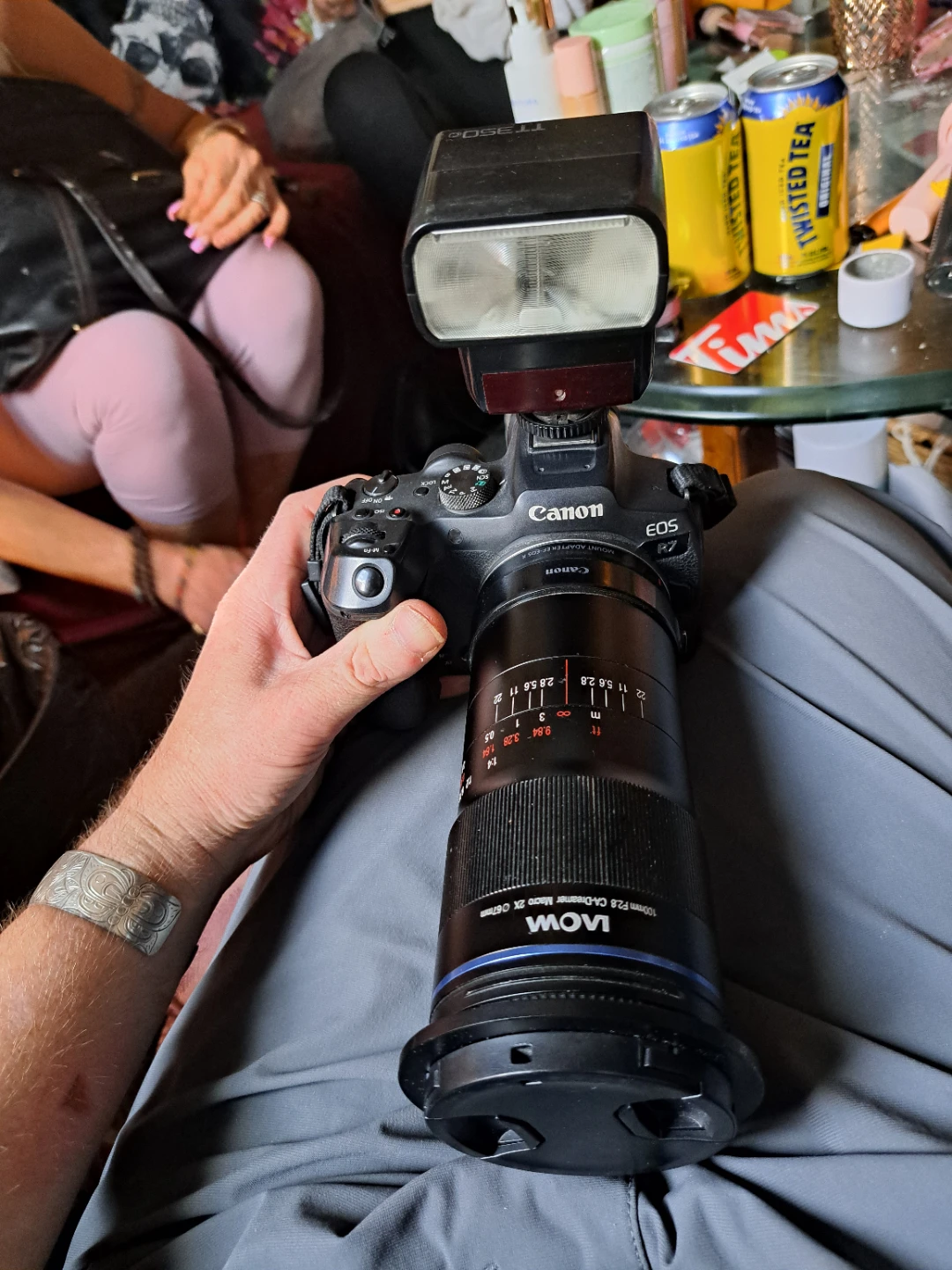 CANON EOS R7 Dig camera and Laowa Lens