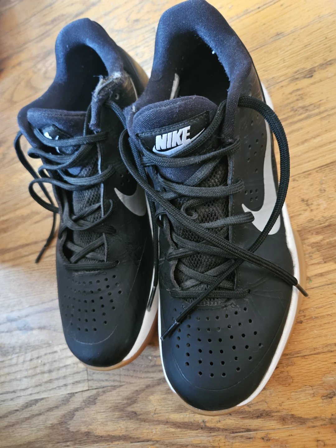 Nike Volleyball Shoes Size 7