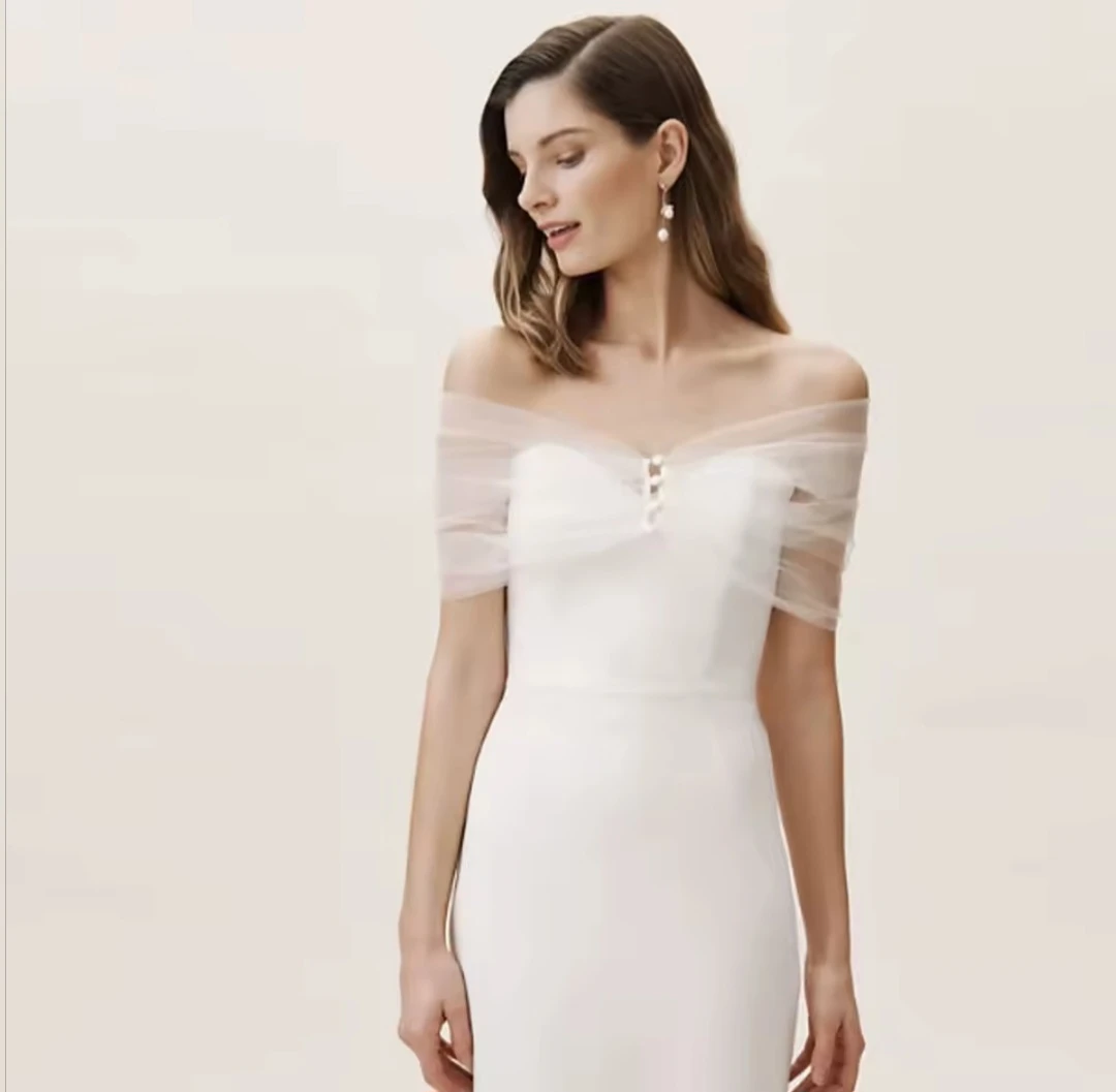 White Tulle Wedding Dress Overlay - photo 2