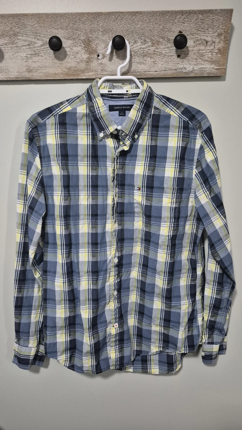 Tommy Hilfiger Plaid Button-Up Shirt
