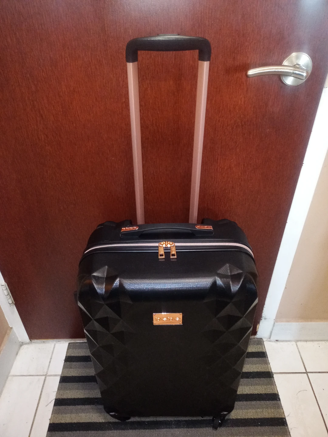 bebe Luggage With Swivel Wheels - Black with Rose Chrome - photo 4