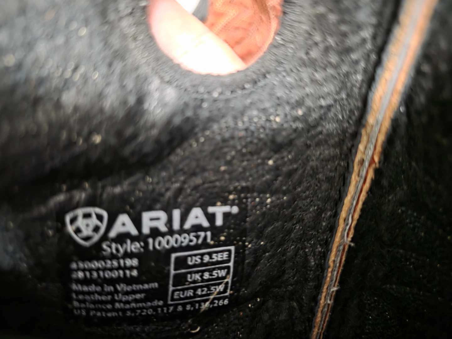 Ariat Men's Western Boots Size 9.5 EE , fits like 10.5 - photo 2