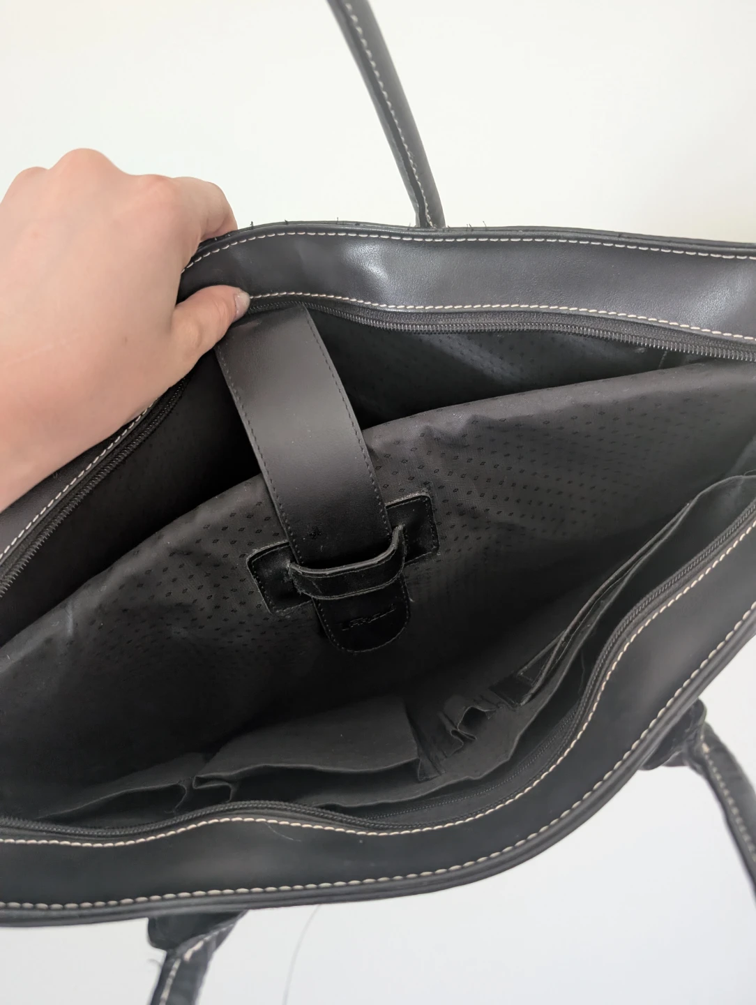 Black Leather Laptop Bag 17 in x 13 in - photo 2