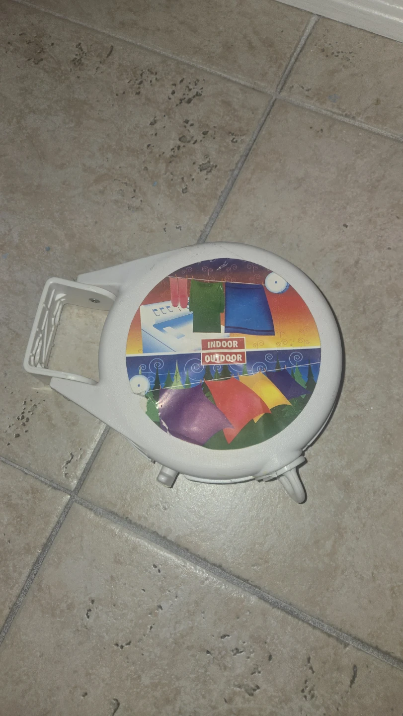 Retractable Indoor/Outdoor Clothesline