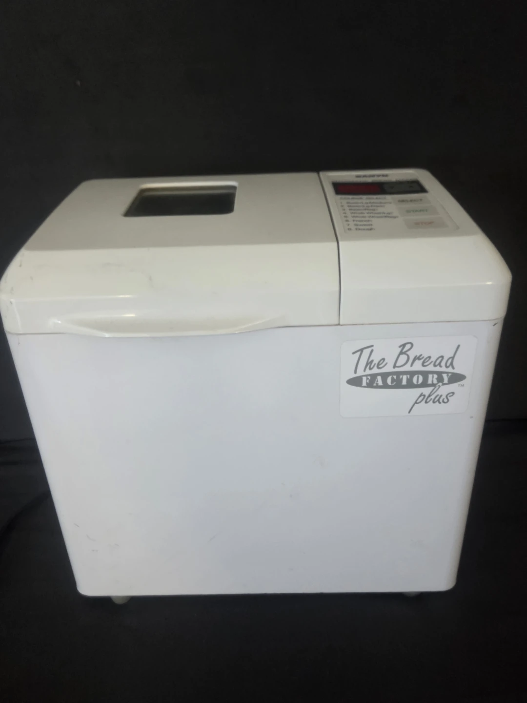 Sanyo Automatic Bread Maker - photo 3