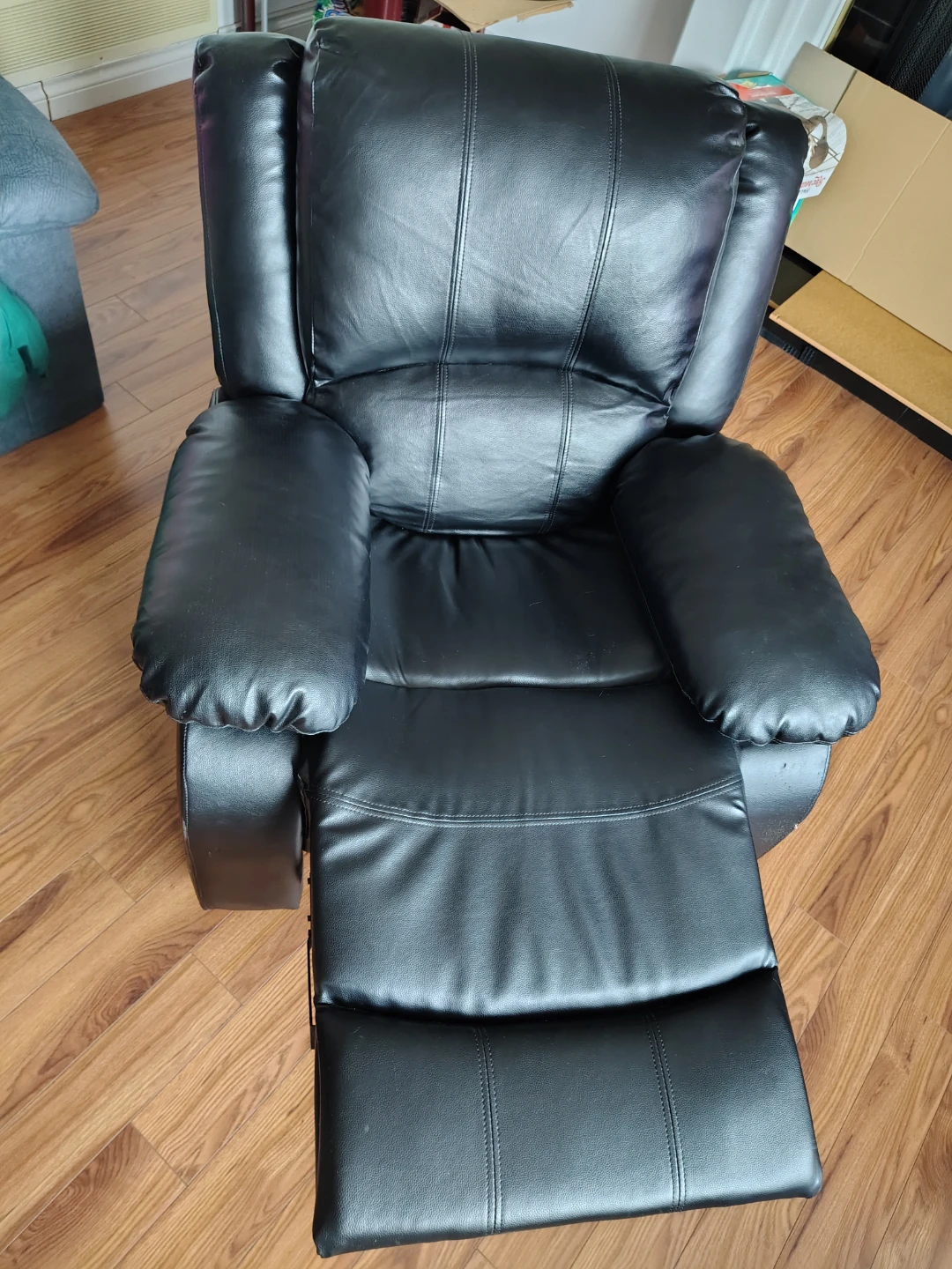 Like New Recliner - photo 4