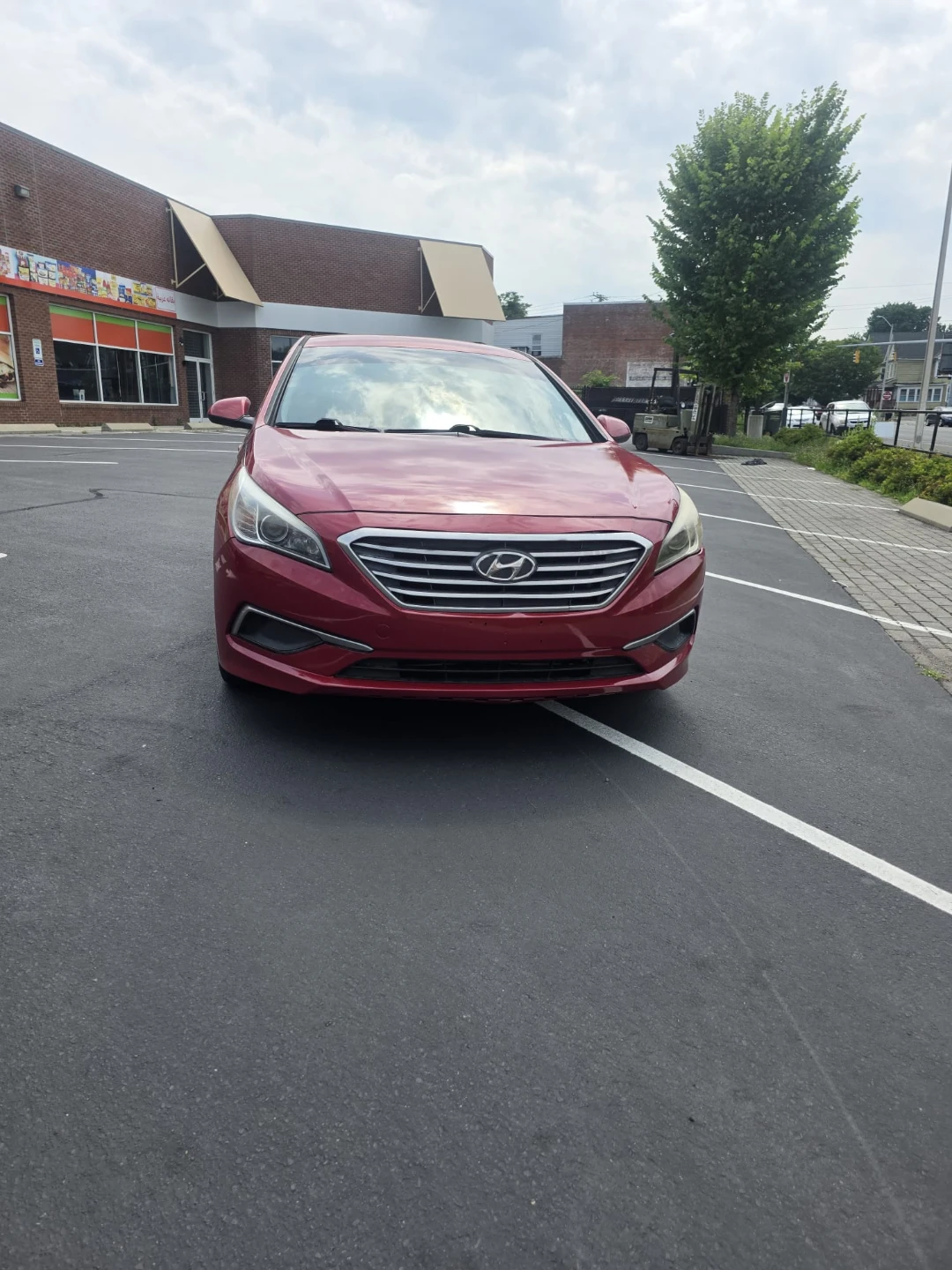 Red Hyundai Sonata Sedan - photo 2
