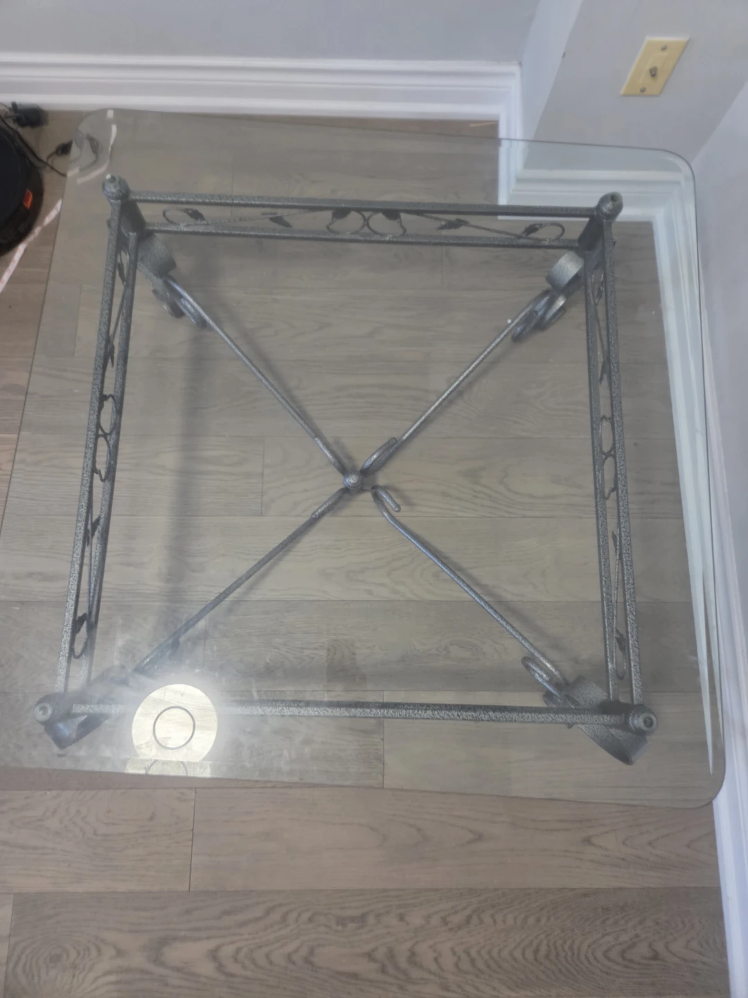 Glass top coffee table with metal base - photo 2