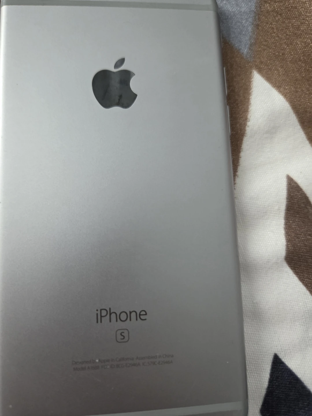 Apple iPhone 6s - Silver