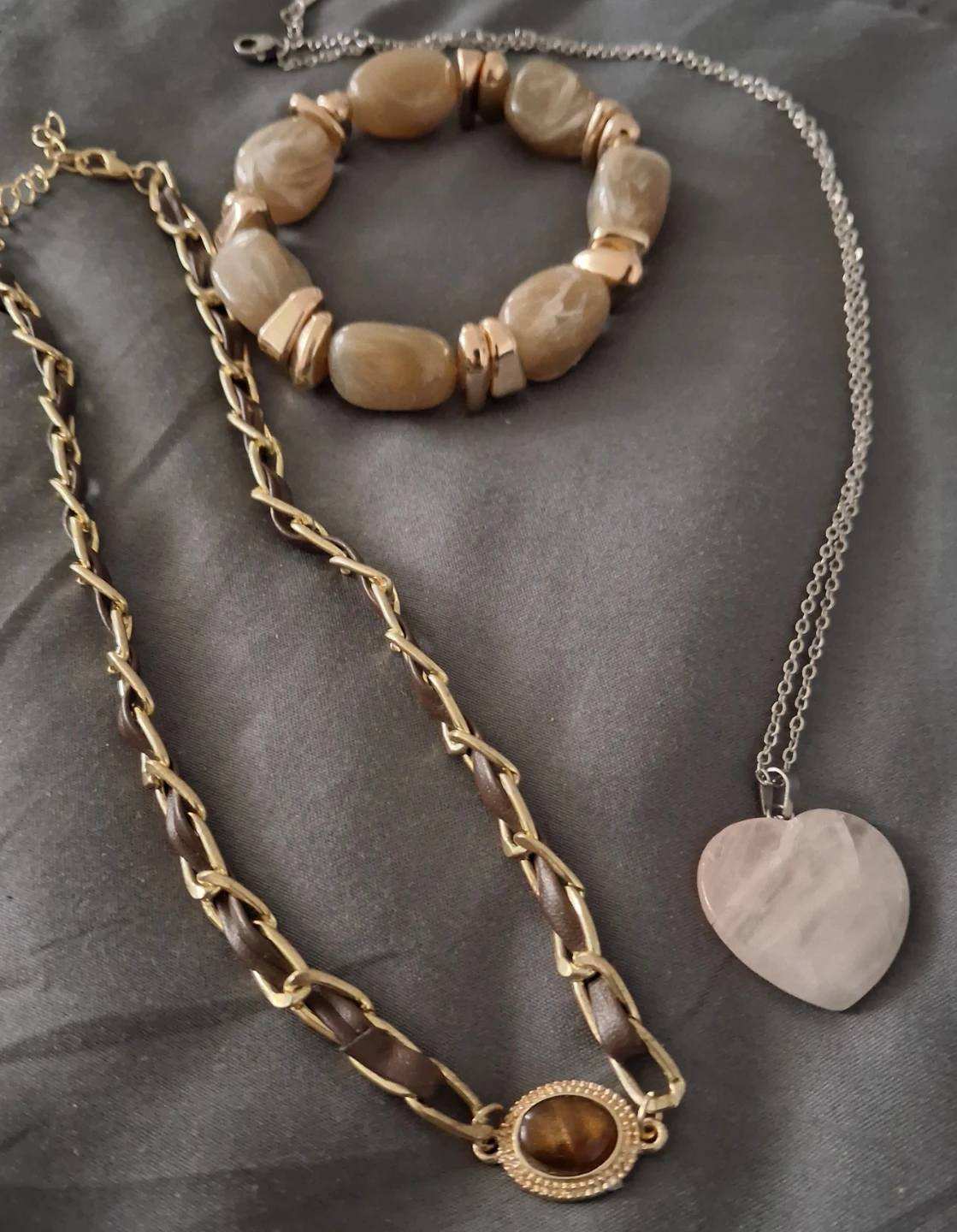 3-piece jewelry set: necklace, bracelet, pendant necklace