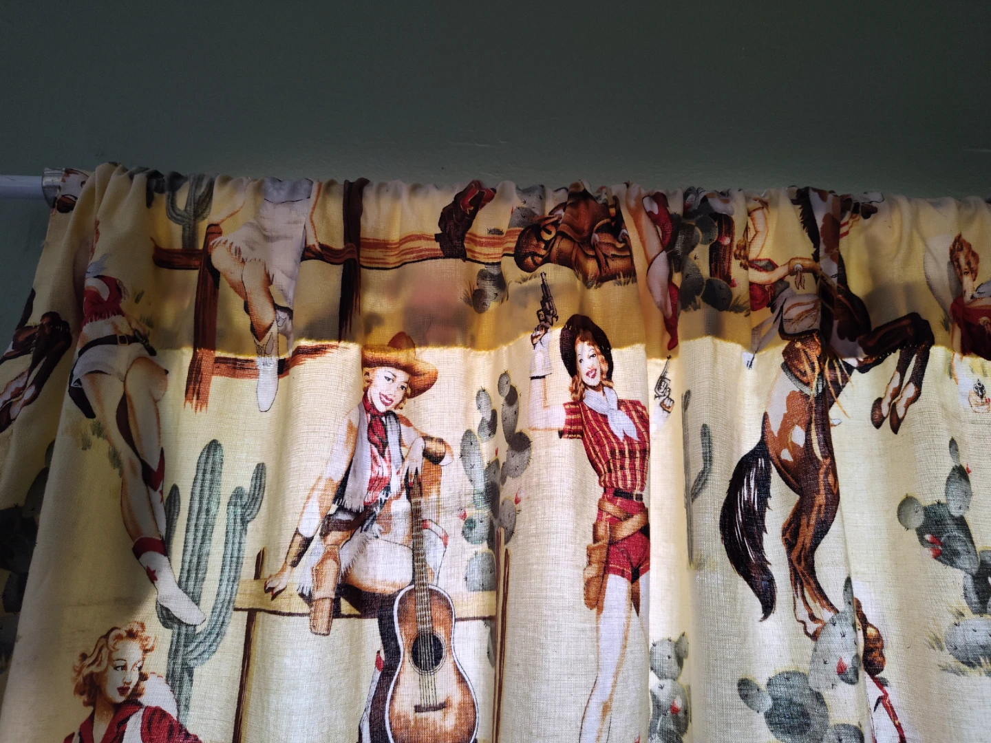 Vintage Cowgirl and Cactus Print Kitchen Curtains - photo 5