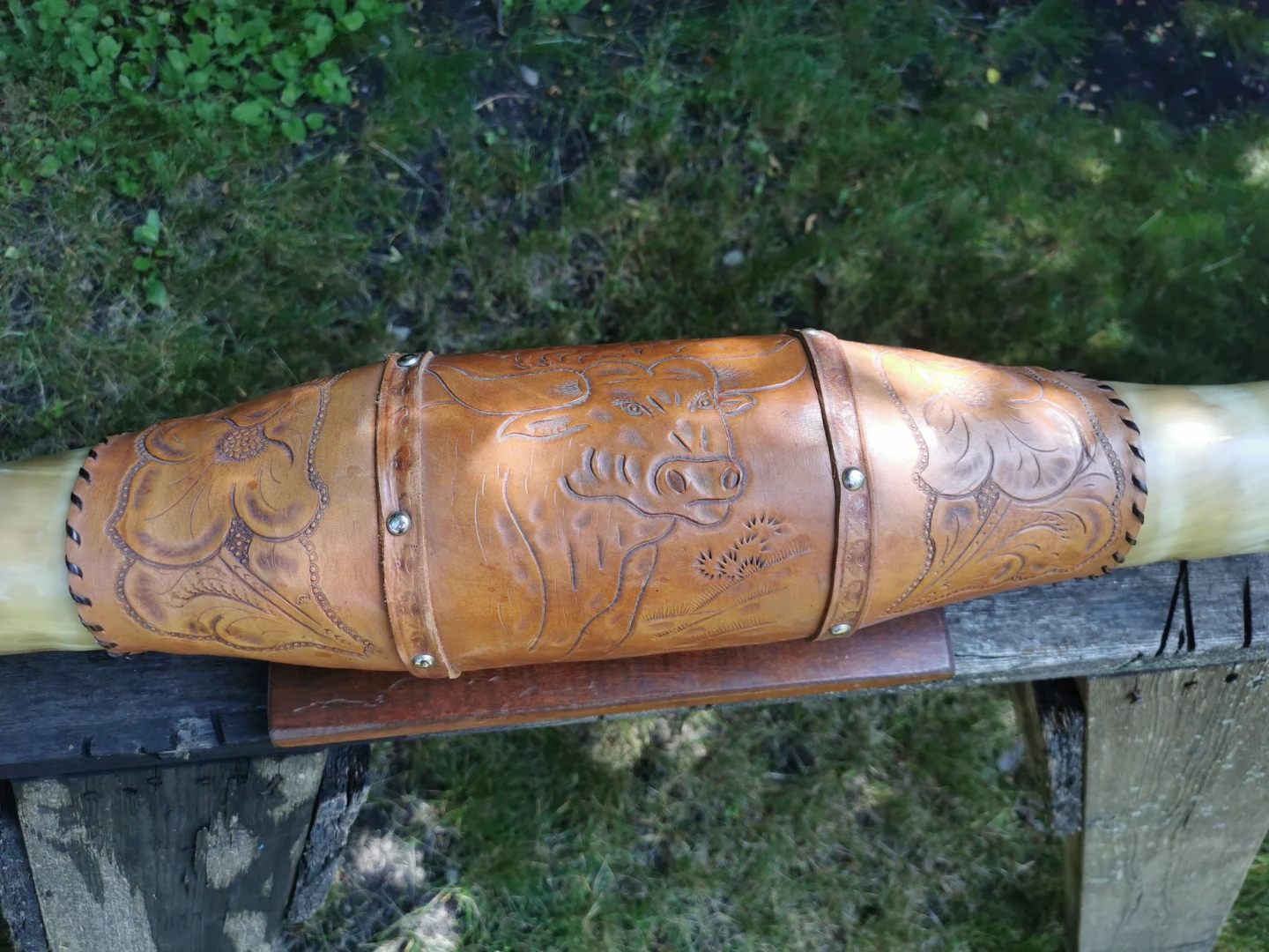 Vintage Genuine Longhorn Horn Wall Mount | Hand-Tooled Leather - photo 2
