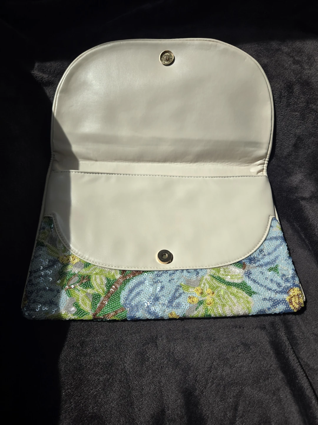 NEVER USED:  Sequin Floral Clutch Purse - photo 3