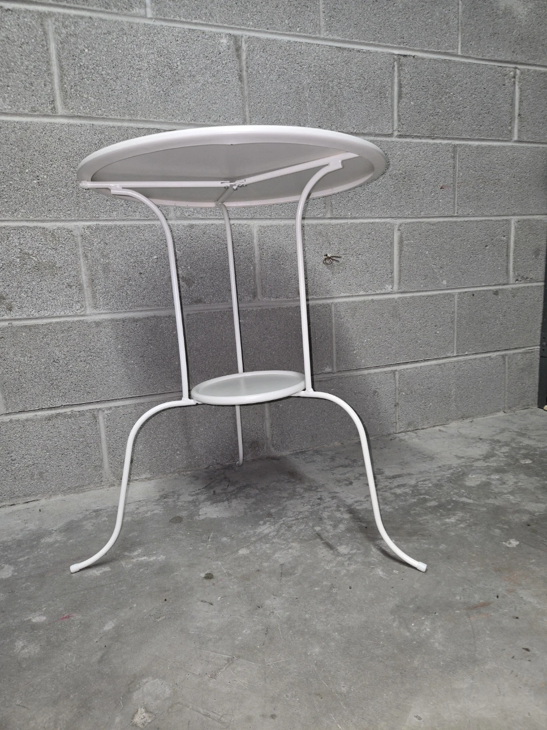 White Round Side Table - photo 3