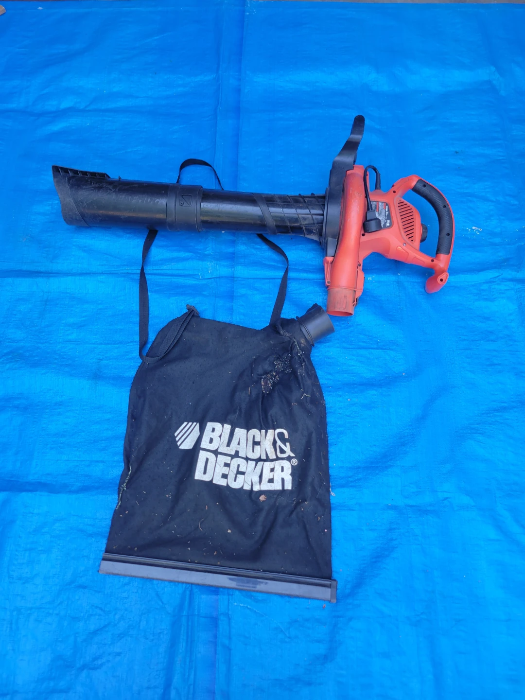 B&D Leaf Blower Vac with Collection Bag