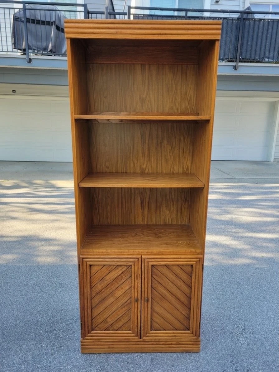 Very Nice Wooden Bookshelf with Cabinet. - photo 2