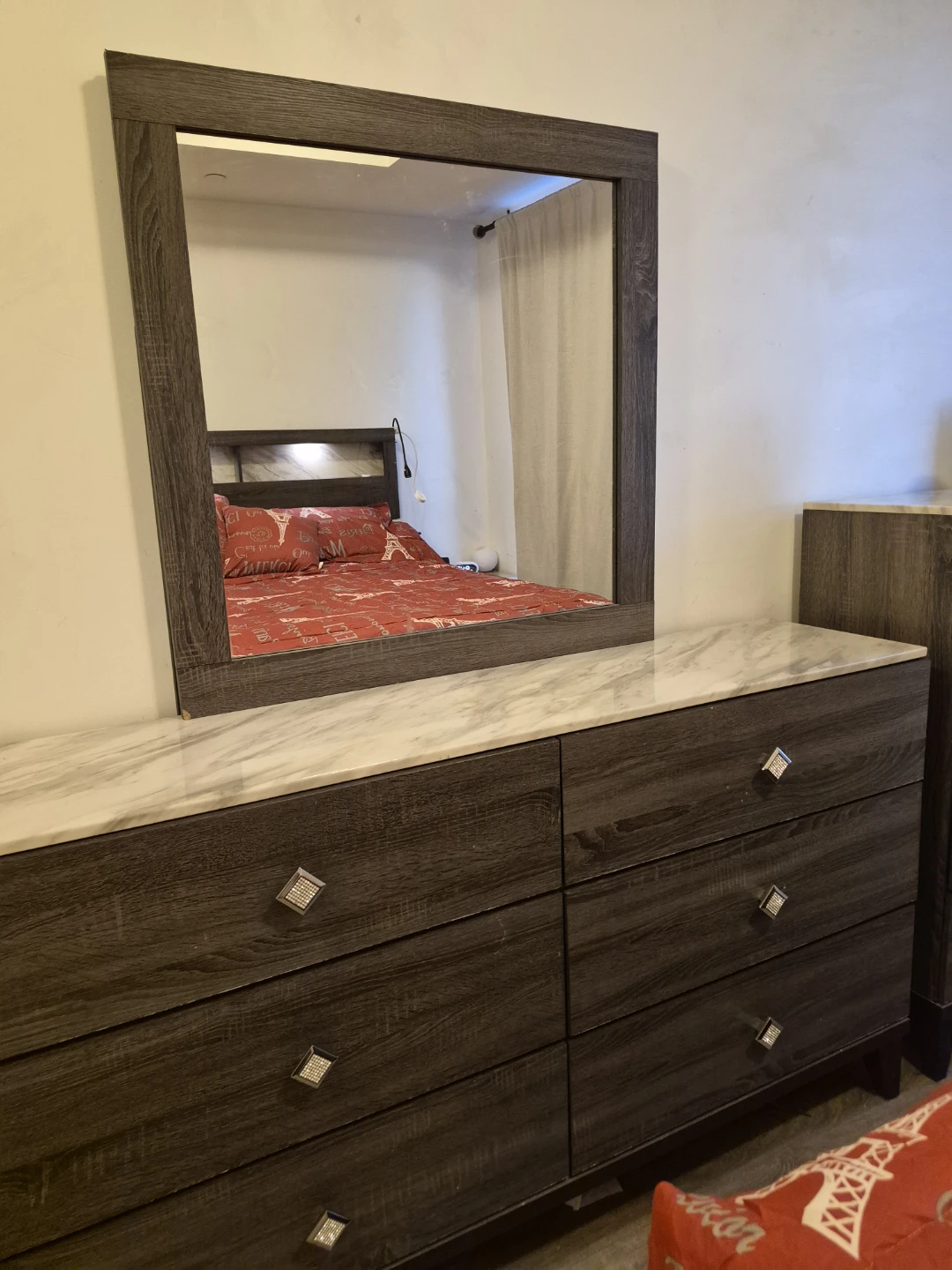 Furniture ( 5 piece  bedroom  set) moving  sale - photo 2