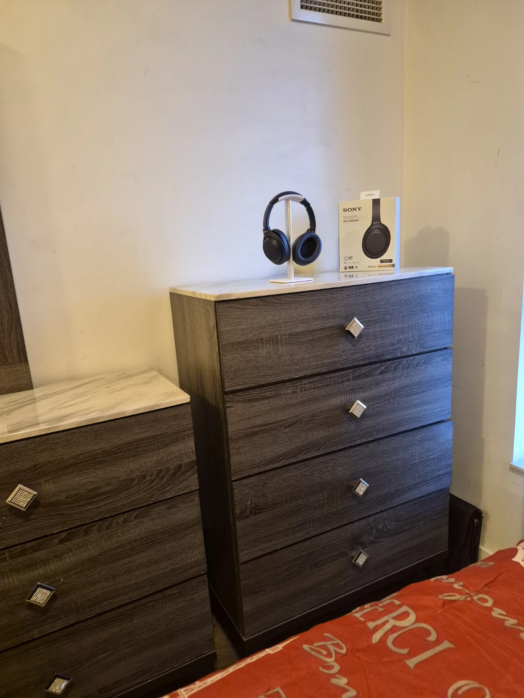 Furniture ( 5 piece  bedroom  set) moving  sale - photo 3