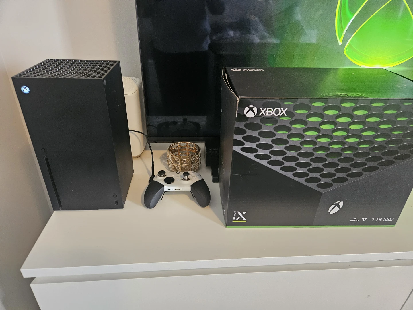 Xbox Series X 1TB Console + Elite Series 2 Controller - photo 4