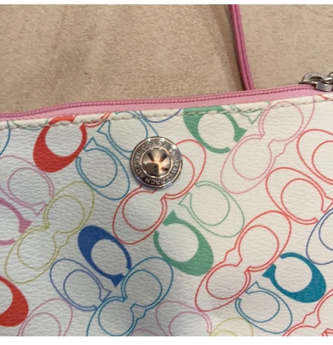 Coach Wristlet Pouch - White with C Logo Print - photo 3