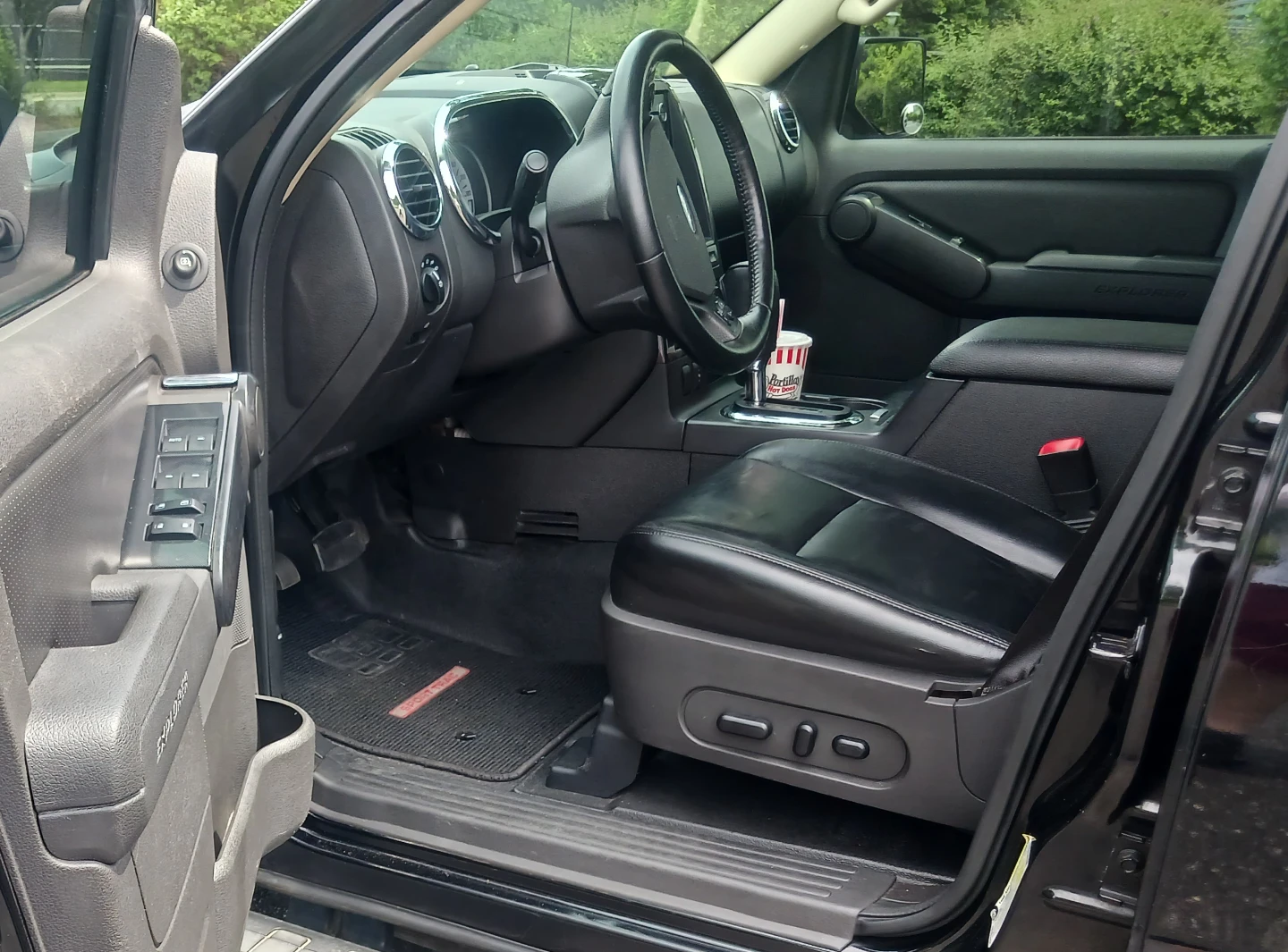 Ford Explorer sport trac limited edition showroom clean - photo 3