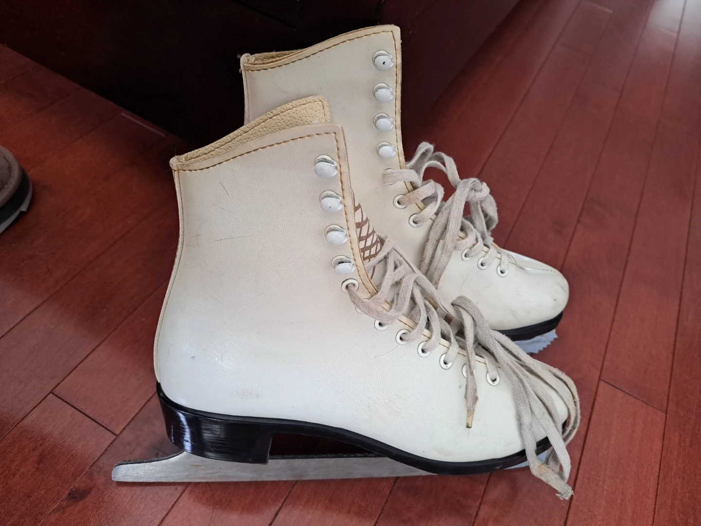 Lange Ice Skates