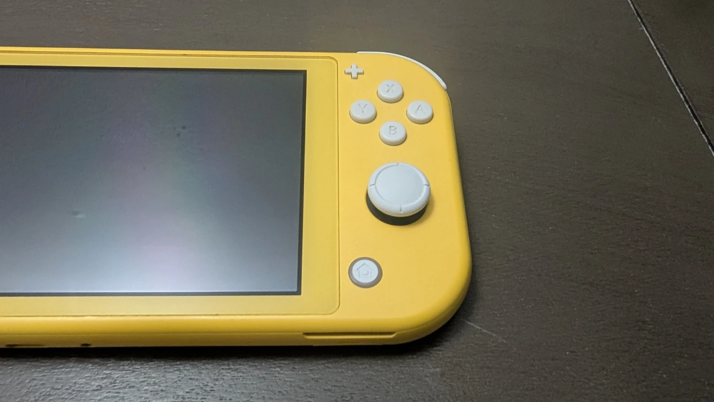 Nintendo Switch Lite Yellow - w/case and charger - photo 4