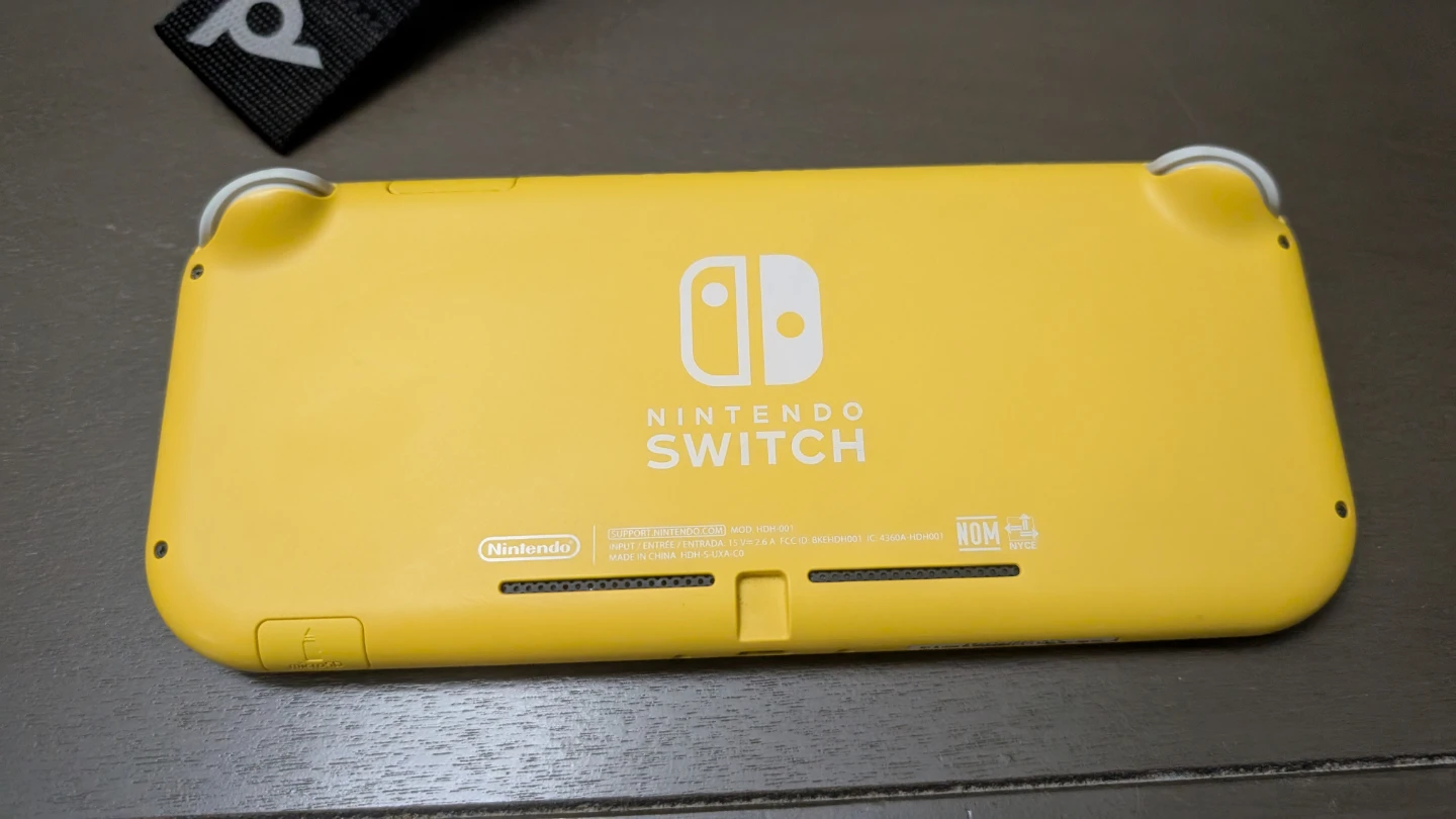 Nintendo Switch Lite Yellow - w/case and charger - photo 5