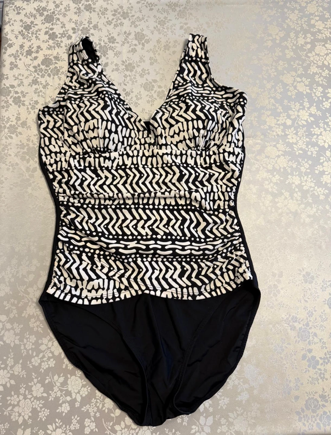 New Jessica Women's Black and White Swimsuit