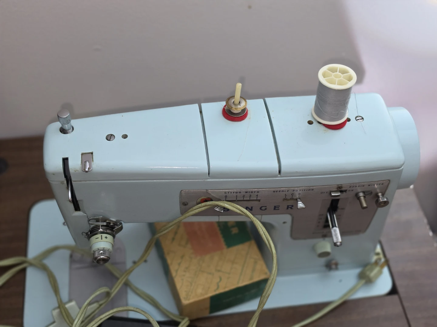 Sewing Machine with Table - photo 2