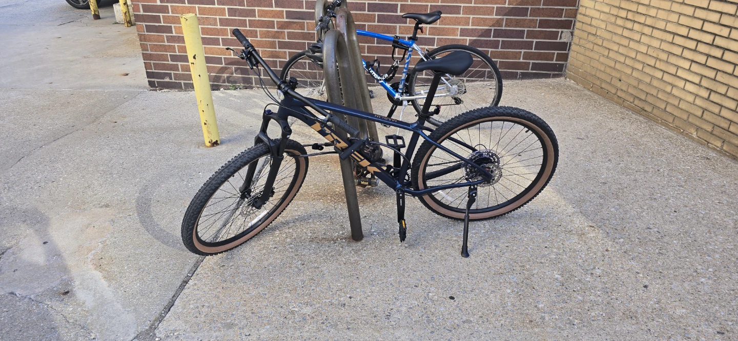 Trek Marlin 5 Large frame and 29in wheels. - photo 3