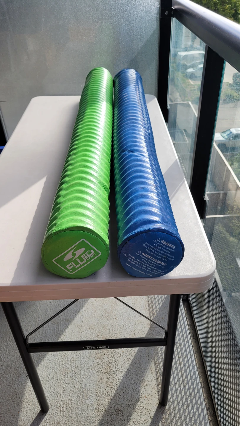 Fluid Floating Pool Noodles - Green and Blue