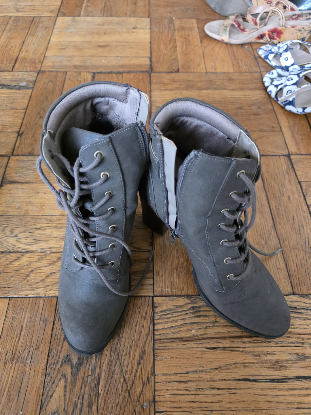 Gray Lace-Up Ankle Boots - photo 3