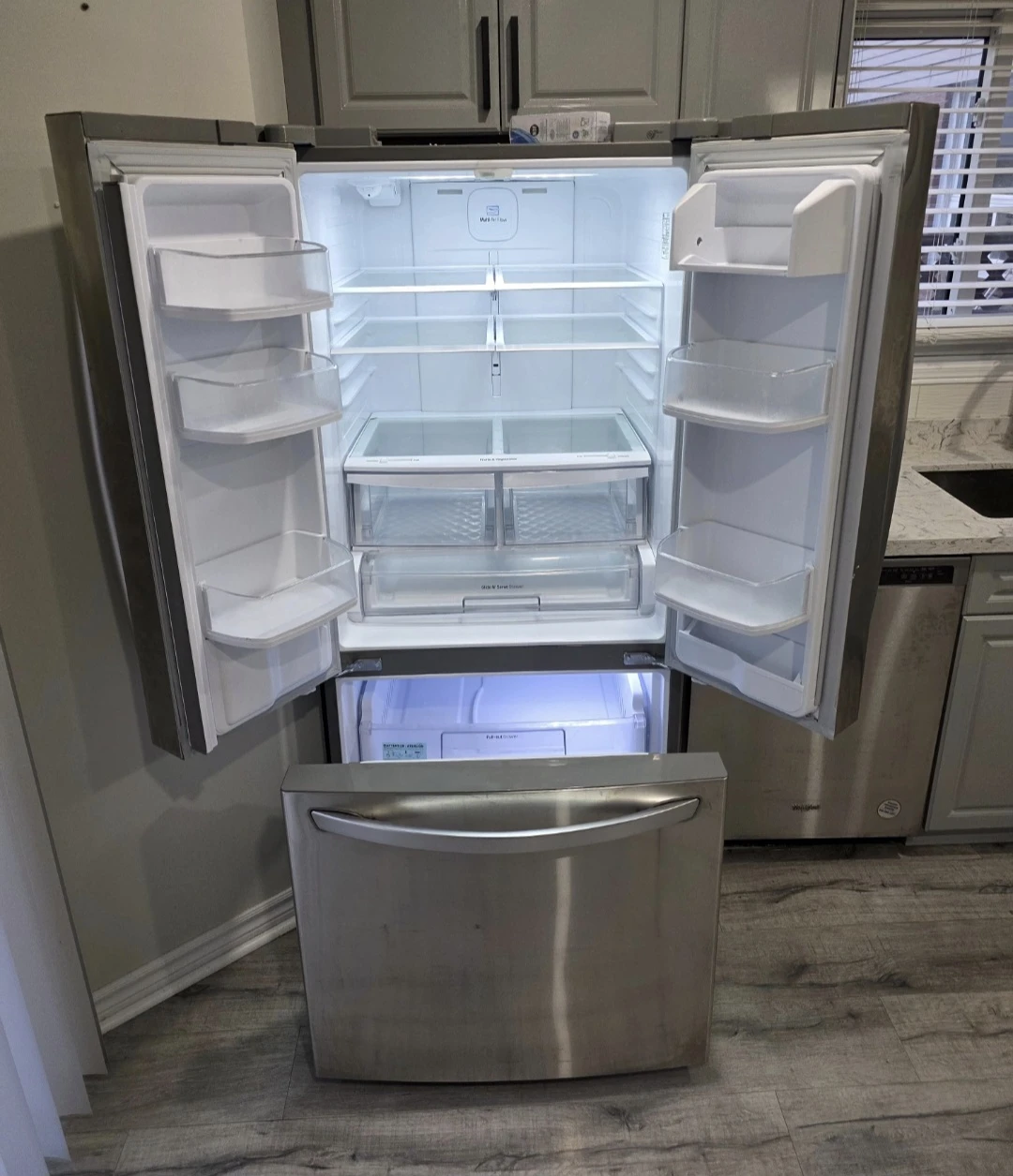 LG Refrigerator - Salem Road Ajax - photo 2