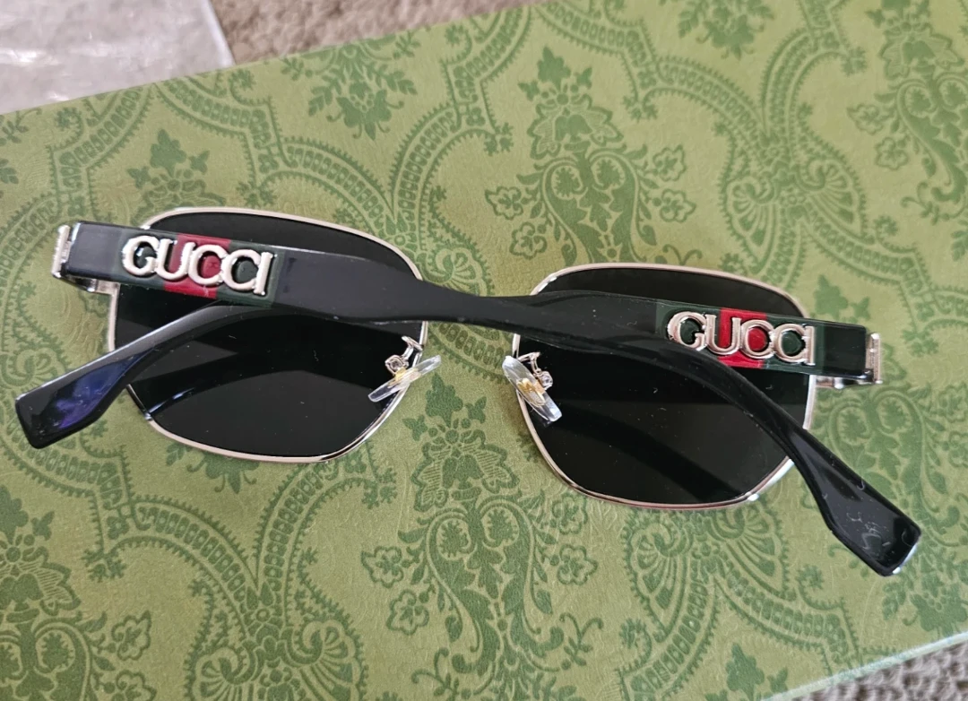 Gucci Sunglasses - photo 3