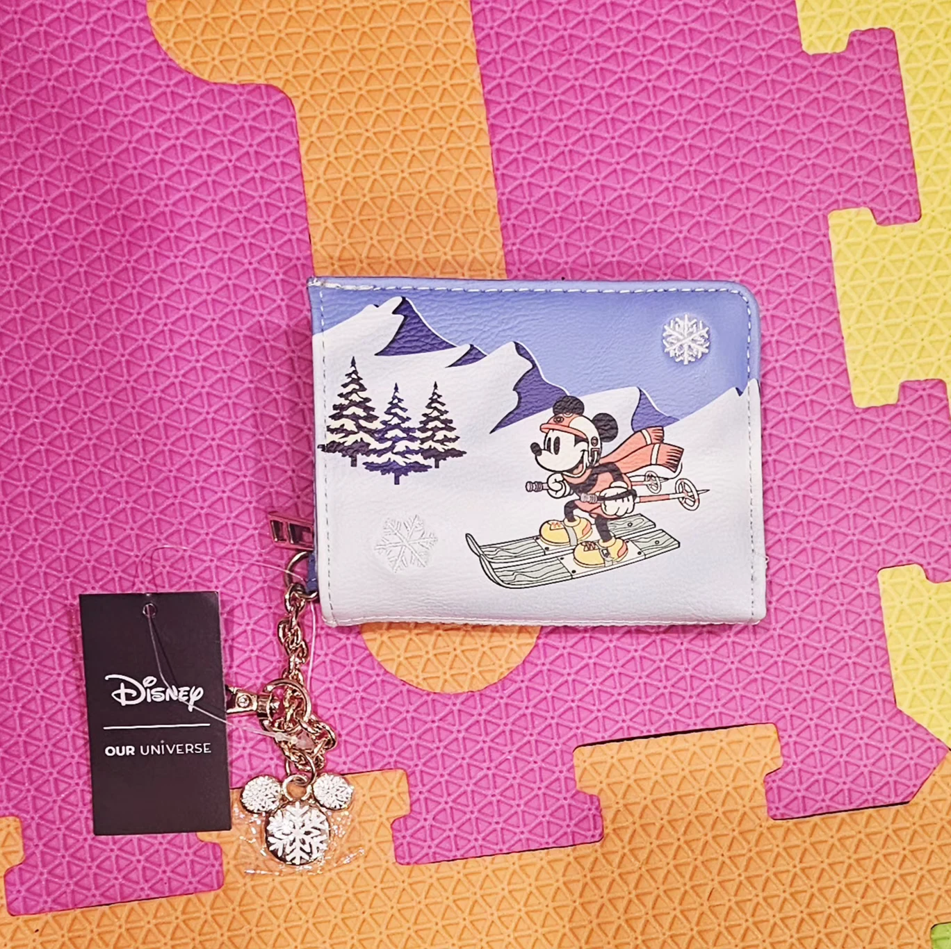 Disney Our Universe Minnie & Donald Ski Wallet