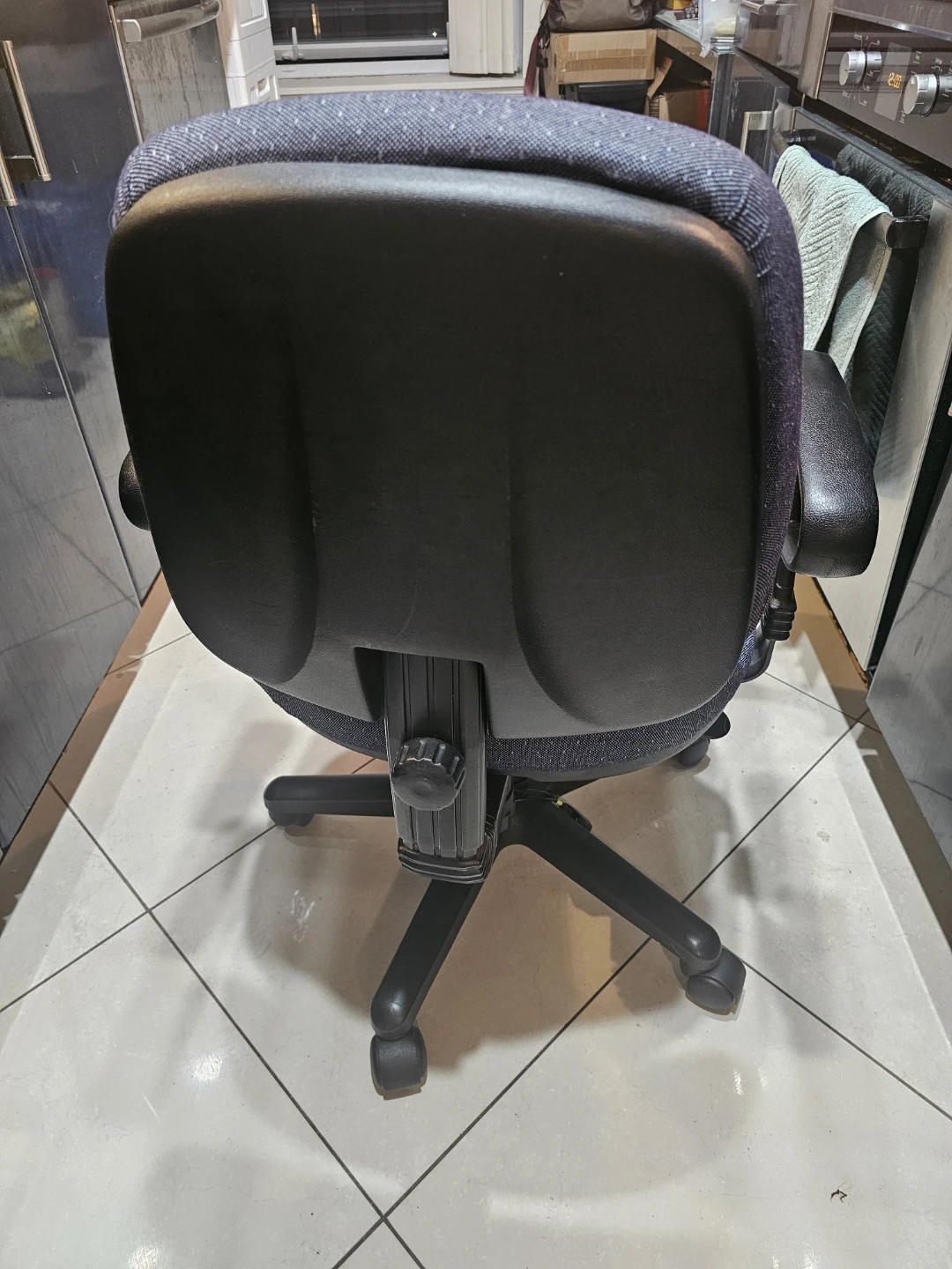 Office Chair - photo 3