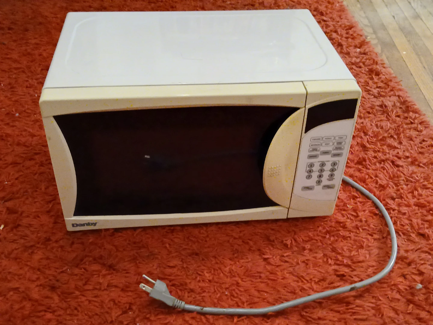 Danby Microwave (Needs New Plate)