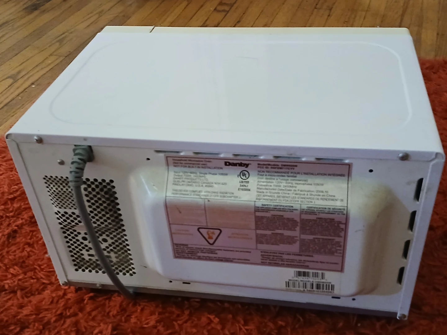 Danby Microwave (Needs New Plate) - photo 3