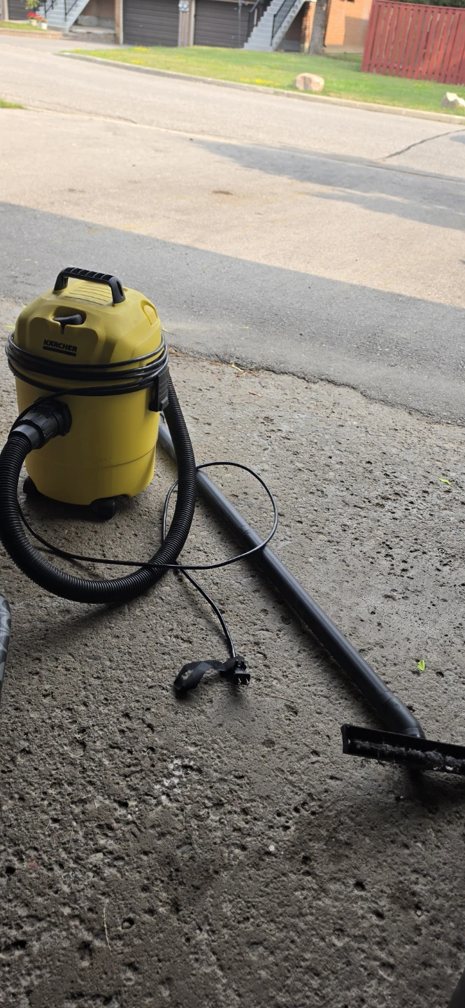 Karcher Wet/Dry Vacuum Cleaner - photo 2